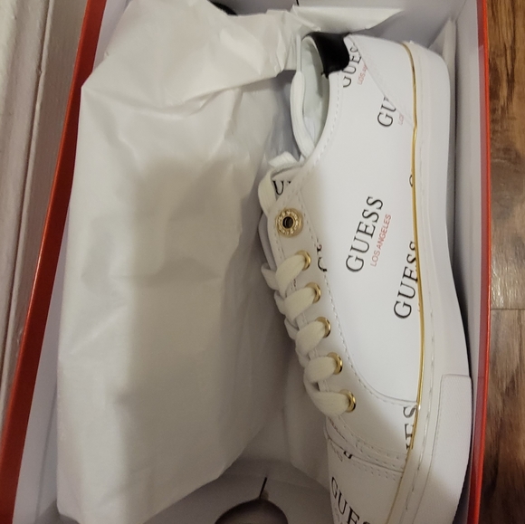 GUESS GAIA Graffiti Red Sneakers GFGAIA6 Womens Lace Up Low-Top - Picture 10 of 16